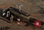 Image MEDEVAC Saigon Vietnam Tan fils Base aérienne Nhut, 1968, de la seconde 56 séquences d'archives historiques vidéo 65675052317