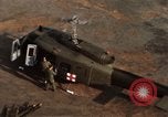 Image MEDEVAC Saigon Vietnam Tan fils Base aérienne Nhut, 1968, de la seconde 57 séquences d'archives historiques vidéo 65675052317