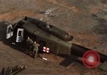 Image MEDEVAC Saigon Vietnam Tan fils Base aérienne Nhut, 1968, de la seconde 58 séquences d'archives historiques vidéo 65675052317