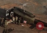 Image MEDEVAC Saigon Vietnam Tan fils Base aérienne Nhut, 1968, de la seconde 61 séquences d'archives historiques vidéo 65675052317