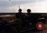 Image les troupes des États-Unis Saigon Vietnam Tan fils Base aérienne Nhut, 1968, de la seconde 9 séquences d'archives historiques vidéo 65675052318