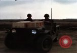 Image les troupes des États-Unis Saigon Vietnam Tan fils Base aérienne Nhut, 1968, de la seconde 12 séquences d'archives historiques vidéo 65675052318