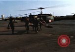 Image les troupes des États-Unis Saigon Vietnam Tan fils Base aérienne Nhut, 1968, de la seconde 45 séquences d'archives historiques vidéo 65675052318
