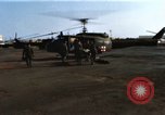 Image les troupes des États-Unis Saigon Vietnam Tan fils Base aérienne Nhut, 1968, de la seconde 48 séquences d'archives historiques vidéo 65675052318