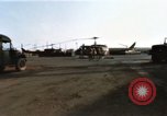 Image les troupes des États-Unis Saigon Vietnam Tan fils Base aérienne Nhut, 1968, de la seconde 62 séquences d'archives historiques vidéo 65675052318