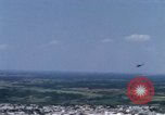 Standbild UH-1B Saigon Vietnam Tan Son Nhut Air Base, 1968, aus Sekunde 26 historischem Filmmaterial Videoclip 65675052320