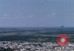 Standbild UH-1B Saigon Vietnam Tan Son Nhut Air Base, 1968, aus Sekunde 28 historischem Filmmaterial Videoclip 65675052320