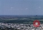 Standbild UH-1B Saigon Vietnam Tan Son Nhut Air Base, 1968, aus Sekunde 29 historischem Filmmaterial Videoclip 65675052320