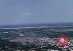 Standbild UH-1B Saigon Vietnam Tan Son Nhut Air Base, 1968, aus Sekunde 34 historischem Filmmaterial Videoclip 65675052320
