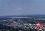 Standbild UH-1B Saigon Vietnam Tan Son Nhut Air Base, 1968, aus Sekunde 35 historischem Filmmaterial Videoclip 65675052320
