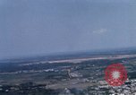 Standbild UH-1B Saigon Vietnam Tan Son Nhut Air Base, 1968, aus Sekunde 39 historischem Filmmaterial Videoclip 65675052320