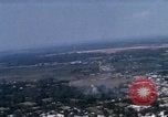 Standbild UH-1B Saigon Vietnam Tan Son Nhut Air Base, 1968, aus Sekunde 40 historischem Filmmaterial Videoclip 65675052320