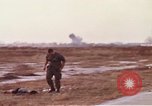 Standbild der US Air Force Personal Saigon Vietnam Tan Son Nhut Air Base, 1968, aus Sekunde 8 historischem Filmmaterial Videoclip 65675052321