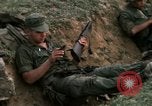 Image Le Corps des Marines des É-U dans la bataille de teinte La teinte Vietnam, 1968, de la seconde 5 séquences d'archives historiques vidéo 65675052333