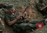 Image Le Corps des Marines des É-U dans la bataille de teinte La teinte Vietnam, 1968, de la seconde 6 séquences d'archives historiques vidéo 65675052333