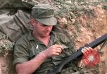 Image Le Corps des Marines des É-U dans la bataille de teinte La teinte Vietnam, 1968, de la seconde 10 séquences d'archives historiques vidéo 65675052333