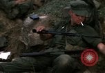 Image Le Corps des Marines des É-U dans la bataille de teinte La teinte Vietnam, 1968, de la seconde 33 séquences d'archives historiques vidéo 65675052333