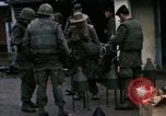 Image La Compagnie H du 2e bataillon du 5e Marines La teinte Vietnam, 1968, de la seconde 12 séquences d'archives historiques vidéo 65675052335