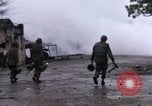 Image La Compagnie H du 2e bataillon du 5e Marines La teinte Vietnam, 1968, de la seconde 52 séquences d'archives historiques vidéo 65675052335
