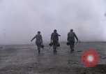 Image La Compagnie H du 2e bataillon du 5e Marines La teinte Vietnam, 1968, de la seconde 57 séquences d'archives historiques vidéo 65675052335