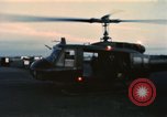 Image du personnel des États-Unis Saigon Vietnam Tan fils Base aérienne Nhut, 1968, de la seconde 40 séquences d'archives historiques vidéo 65675052343