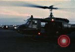 Image du personnel des États-Unis Saigon Vietnam Tan fils Base aérienne Nhut, 1968, de la seconde 60 séquences d'archives historiques vidéo 65675052343