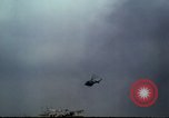Immagine di UH-1B elicotteri Il Vietnam, 1968, secondo 48 filmato di repertorio 65675052349