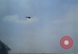 Immagine di UH-1B elicotteri Il Vietnam, 1968, secondo 51 filmato di repertorio 65675052349