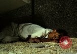 Immagine di Vietcong caduti in Embassy motivi Saigon Vietnam, 1968, secondo 26 filmato di repertorio 65675052350