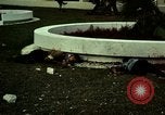 Immagine di Vietcong caduti in Embassy motivi Saigon Vietnam, 1968, secondo 49 filmato di repertorio 65675052350
