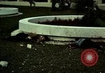 Immagine di Vietcong caduti in Embassy motivi Saigon Vietnam, 1968, secondo 50 filmato di repertorio 65675052350