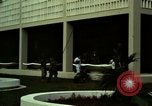 Immagine di Vietcong caduti in Embassy motivi Saigon Vietnam, 1968, secondo 56 filmato di repertorio 65675052350