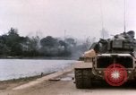 Standbild Bazooka Team Hue Vietnam, 1968, aus Sekunde 24 historischem Filmmaterial Videoclip 65675052366