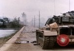 Standbild Bazooka Team Hue Vietnam, 1968, aus Sekunde 26 historischem Filmmaterial Videoclip 65675052366