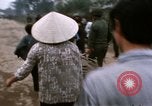 Standbild beschädigten Tank Hue Vietnam, 1968, aus Sekunde 16 historischem Filmmaterial Videoclip 65675052367