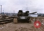 Standbild beschädigten Tank Hue Vietnam, 1968, aus Sekunde 36 historischem Filmmaterial Videoclip 65675052367
