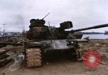 Standbild beschädigten Tank Hue Vietnam, 1968, aus Sekunde 44 historischem Filmmaterial Videoclip 65675052367