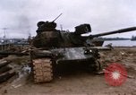 Standbild beschädigten Tank Hue Vietnam, 1968, aus Sekunde 50 historischem Filmmaterial Videoclip 65675052367