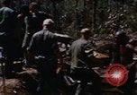 Image les soldats américains à capturé VC complexe tunnel Vietnam, 1968, de la seconde 7 séquences d'archives historiques vidéo 65675052380