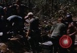 Image les soldats américains à capturé VC complexe tunnel Vietnam, 1968, de la seconde 10 séquences d'archives historiques vidéo 65675052380