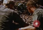 Image les soldats américains à capturé VC complexe tunnel Vietnam, 1968, de la seconde 17 séquences d'archives historiques vidéo 65675052380