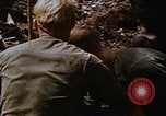 Image les soldats américains à capturé VC complexe tunnel Vietnam, 1968, de la seconde 19 séquences d'archives historiques vidéo 65675052380