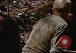 Image les soldats américains à capturé VC complexe tunnel Vietnam, 1968, de la seconde 21 séquences d'archives historiques vidéo 65675052380