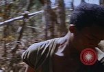 Image les soldats américains à capturé VC complexe tunnel Vietnam, 1968, de la seconde 26 séquences d'archives historiques vidéo 65675052380