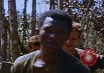 Image les soldats américains à capturé VC complexe tunnel Vietnam, 1968, de la seconde 27 séquences d'archives historiques vidéo 65675052380
