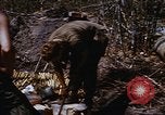 Image les soldats américains à capturé VC complexe tunnel Vietnam, 1968, de la seconde 62 séquences d'archives historiques vidéo 65675052380
