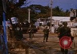 Standbild US-Truppen suchen Viet Cong Saigon Vietnam, 1968, aus Sekunde 3 historischem Filmmaterial Videoclip 65675052381