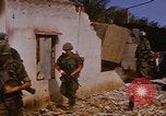 Standbild US-Truppen suchen Viet Cong Saigon Vietnam, 1968, aus Sekunde 37 historischem Filmmaterial Videoclip 65675052381
