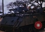 Standbild US-Truppen suchen Viet Cong Saigon Vietnam, 1968, aus Sekunde 42 historischem Filmmaterial Videoclip 65675052381