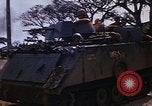 Standbild US-Truppen suchen Viet Cong Saigon Vietnam, 1968, aus Sekunde 43 historischem Filmmaterial Videoclip 65675052381